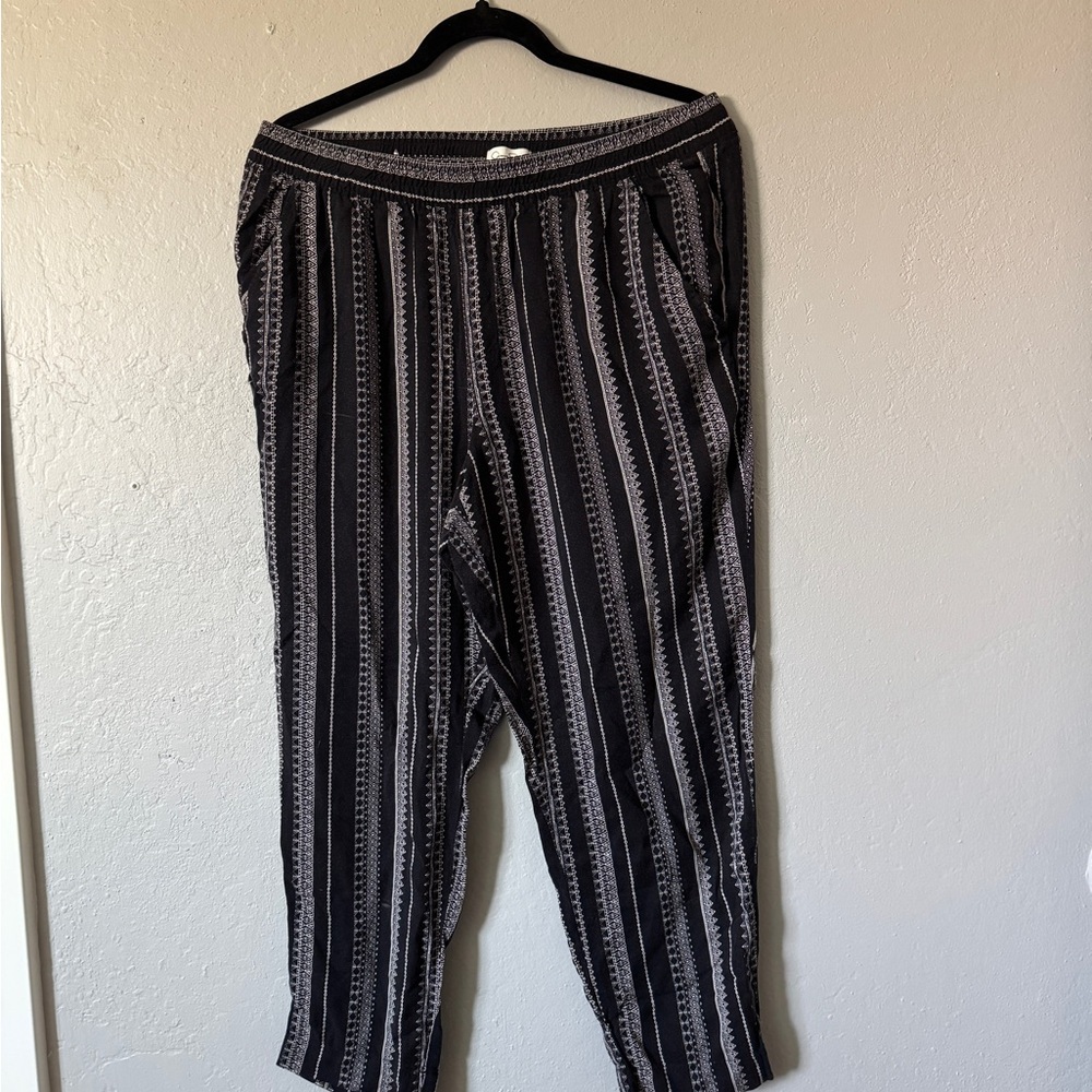Jessica Simpson Black and White Striped Trousers